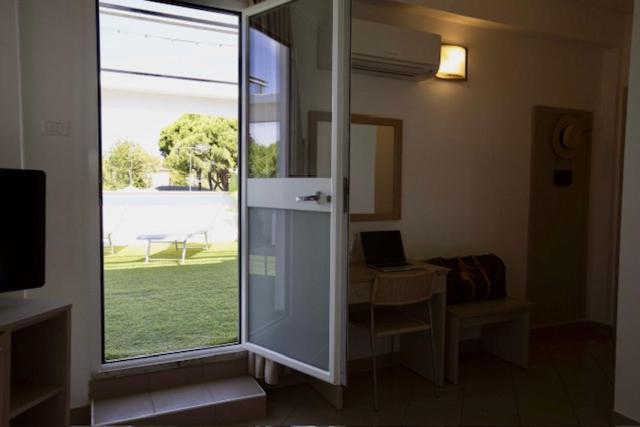 Hotel Elite Cervia Exteriör bild