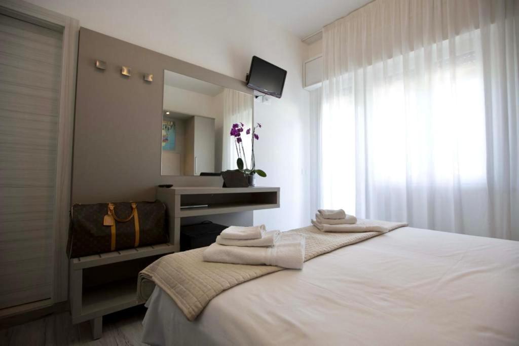 Hotel Elite Cervia Exteriör bild