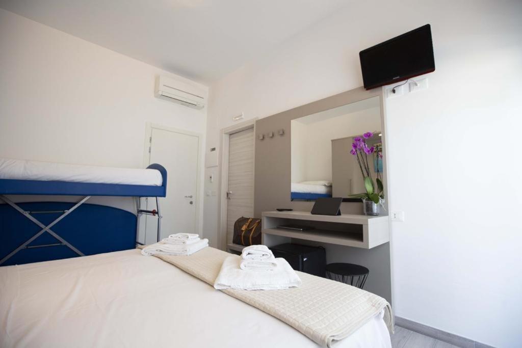 Hotel Elite Cervia Exteriör bild